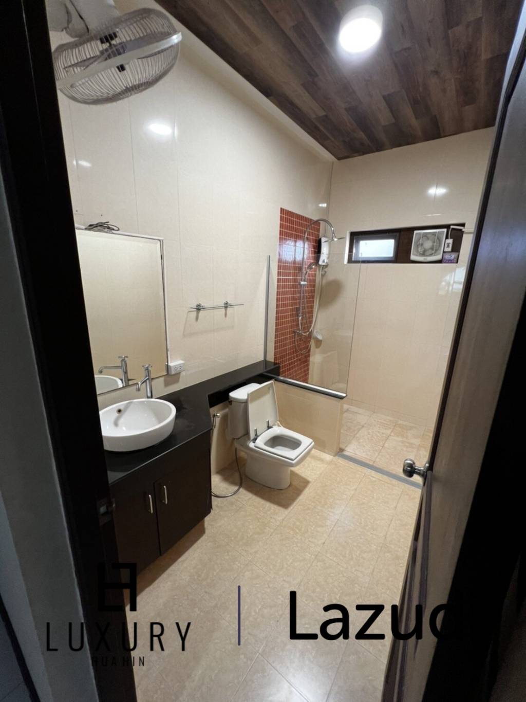 420 metro cuadrado 3 ` 2 Baño Villa de Venta