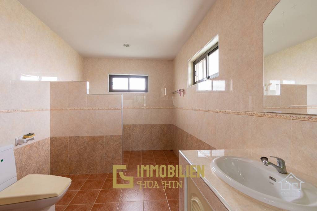 1,628 metro cuadrado 6 ` 3 Baño Villa de Venta