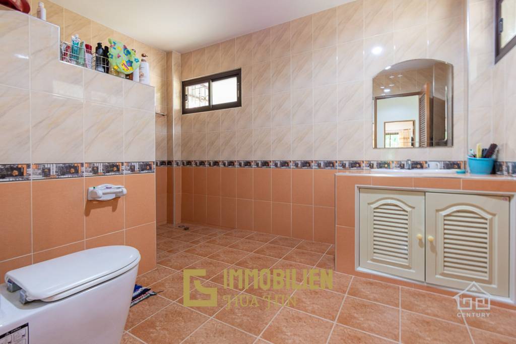 1,628 metro cuadrado 6 ` 3 Baño Villa de Venta