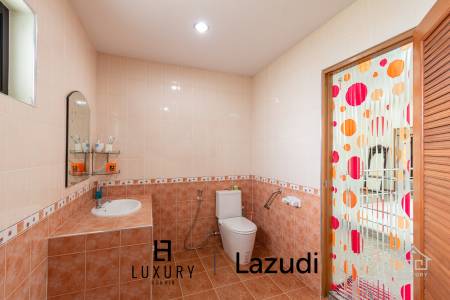 1,628 metro cuadrado 6 ` 3 Baño Villa de Venta