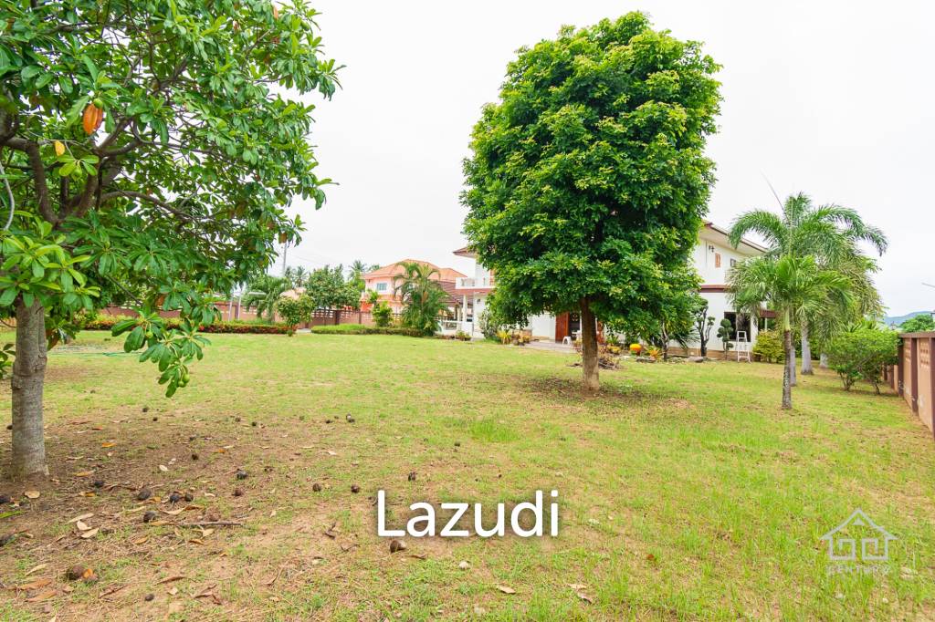 TRADITIONAL 2 STOREY HOUSE  : 6 bed 1 Rai plot