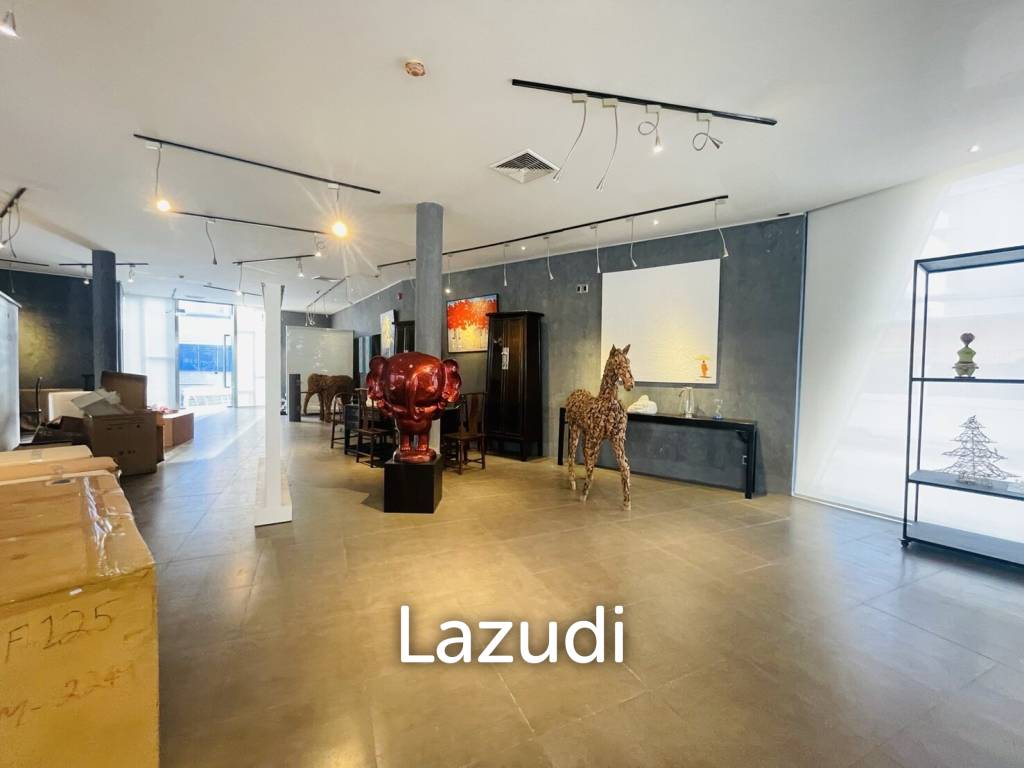 SHOW ROOM FOR SALE IN PRATUMNAK HILL SOI 5