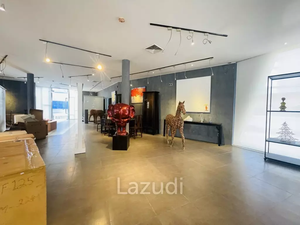 SHOW ROOM FOR SALE IN PRATUMNAK HILL SOI 5
