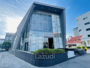 SHOW ROOM FOR SALE IN PRATUMNAK HILL SOI 5