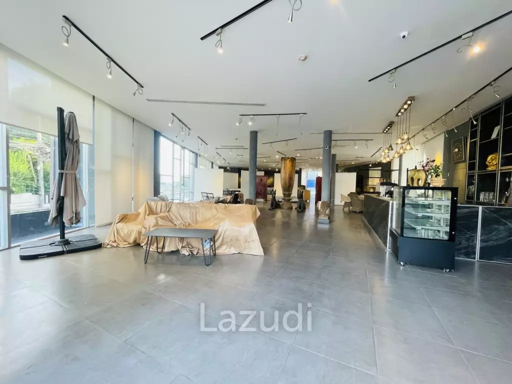 SHOW ROOM FOR SALE IN PRATUMNAK HILL SOI 5