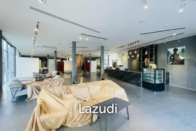 SHOW ROOM FOR SALE IN PRATUMNAK HILL SOI 5