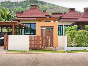 Panorama: Thai Bali 3 BR Close To Beach