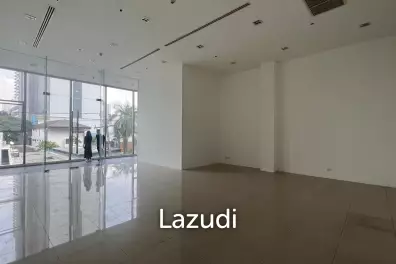 Second Floor Retail Space in Phrom Phong area
