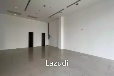 Second Floor Retail Space in Phrom Phong area