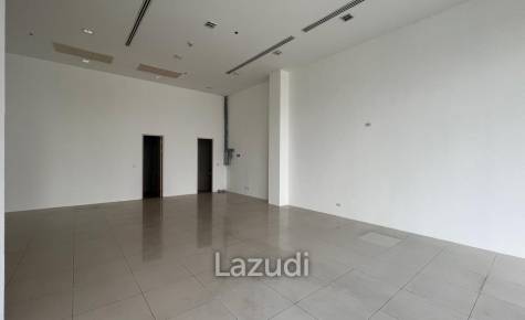 Second Floor Retail Space in Phrom Phong area
