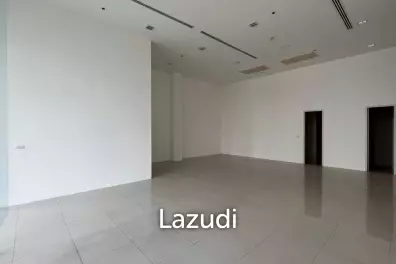 Second Floor Retail Space in Phrom Phong area
