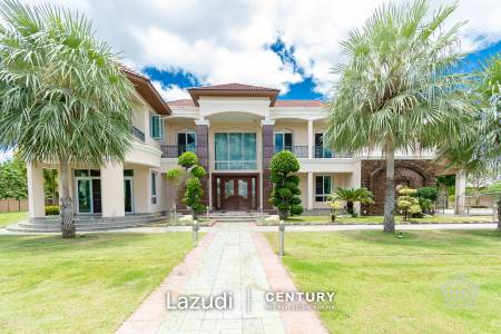 Luxurious 6 Bedrooms near the beach