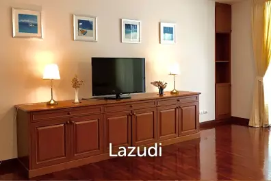 3 Bed 3 Bath 300 SQ.M Aramvej Apartment