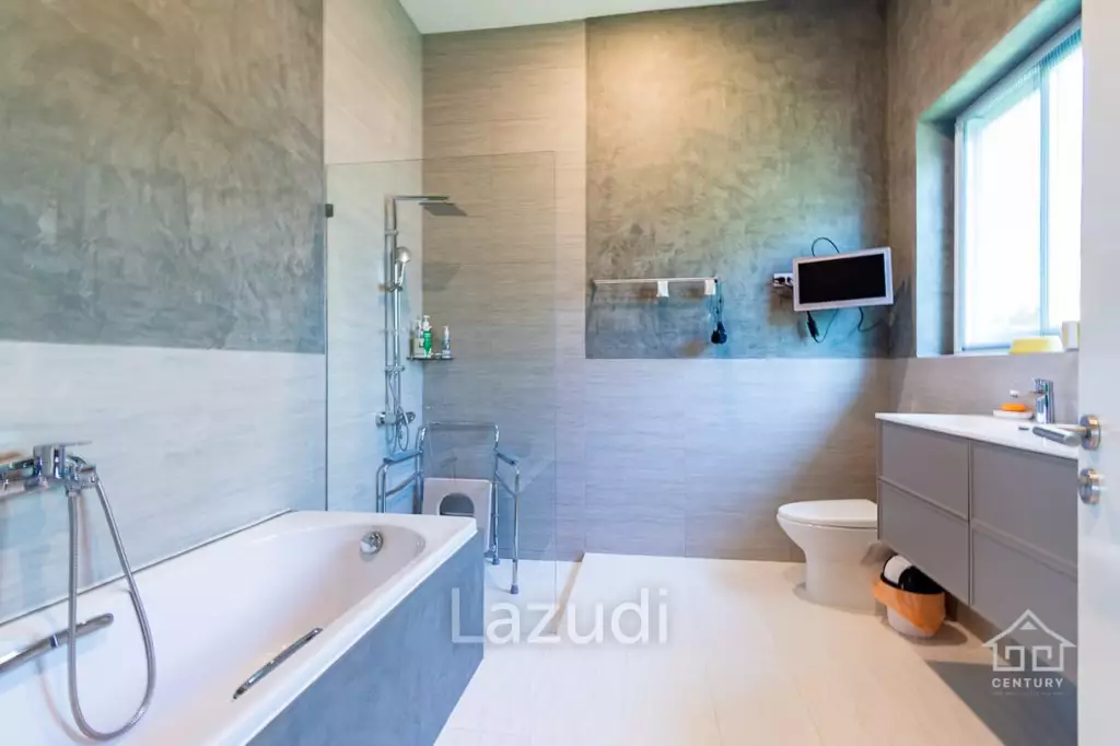 PALM GATE : Lovely 5 bed pool villa