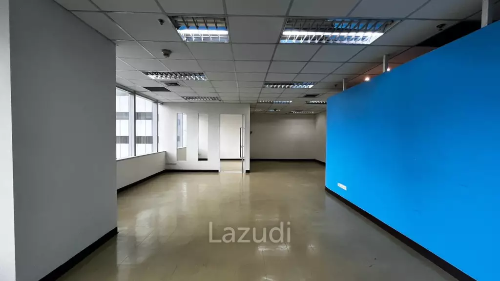 Office For Rent at Column Tower