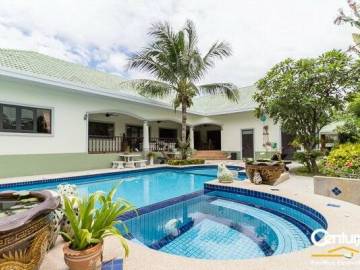 STUART PARK 2: 3 Bed Pool Villa on Large Land Plot