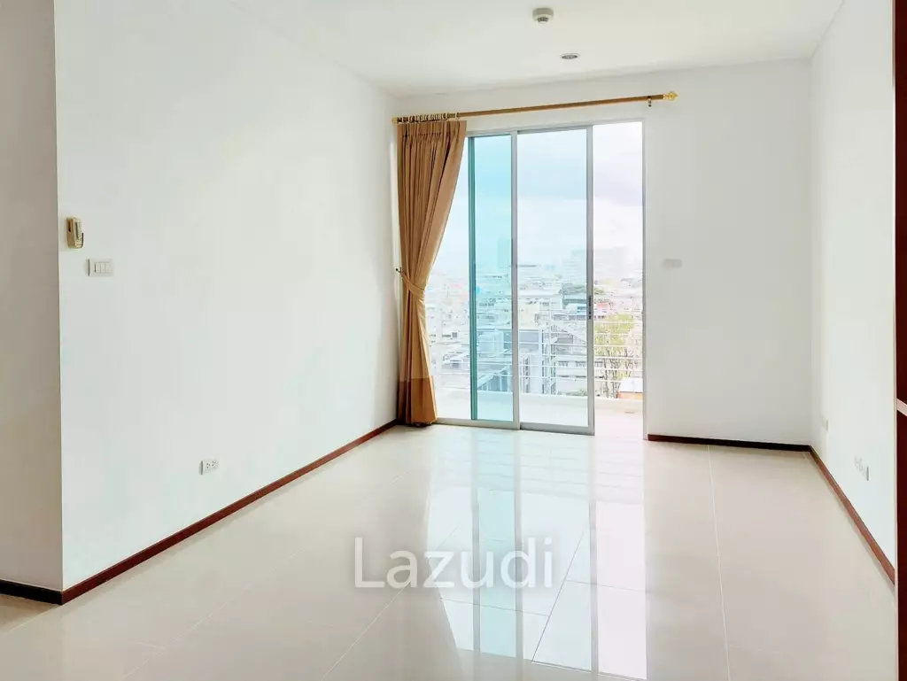 1 Bedroom 1 Bathroom 55 SQ.M. Villa Sathorn