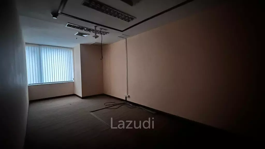 Office For Rent at Column Tower