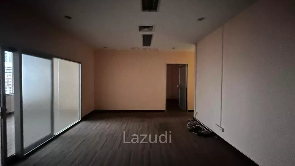 Office For Rent at Column Tower