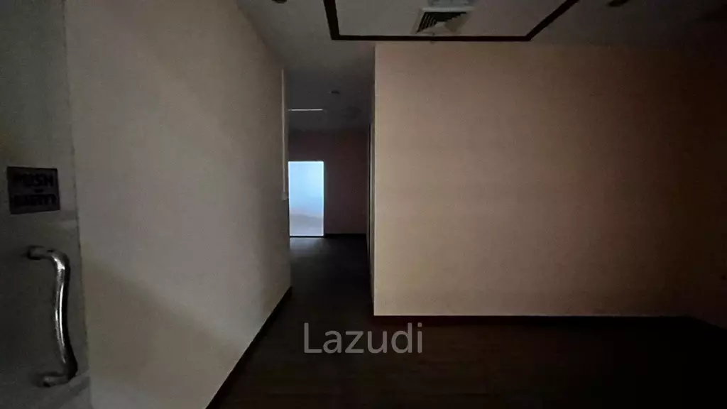 Office For Rent at Column Tower