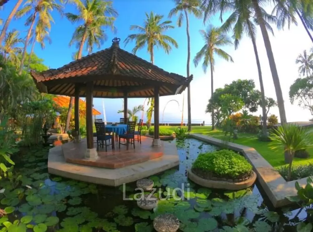 Spectacular Beachfront Villa Resort in Sambirenteng, Buleleng, North Bali