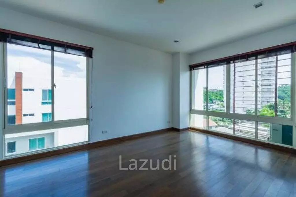 SEACRAZE : 2 Bed pool View Condo