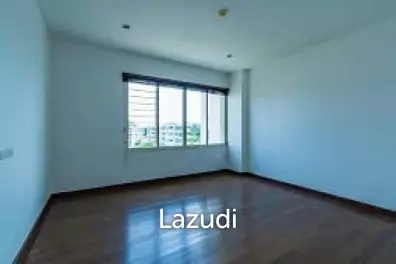 SEACRAZE : 2 Bed pool View Condo