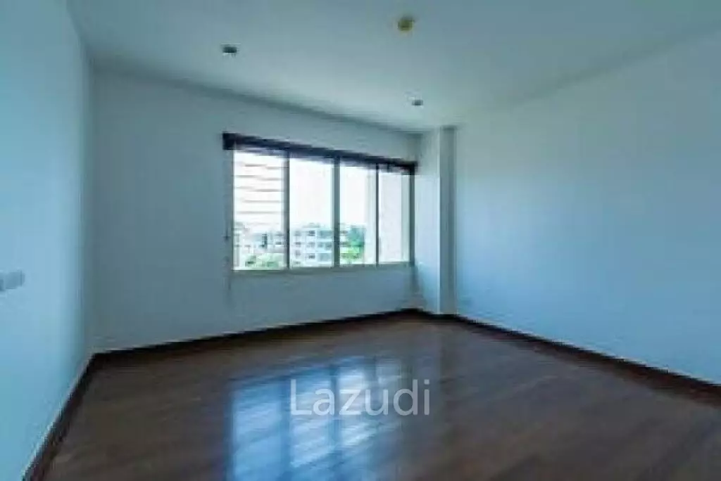 SEACRAZE : 2 Bed pool View Condo