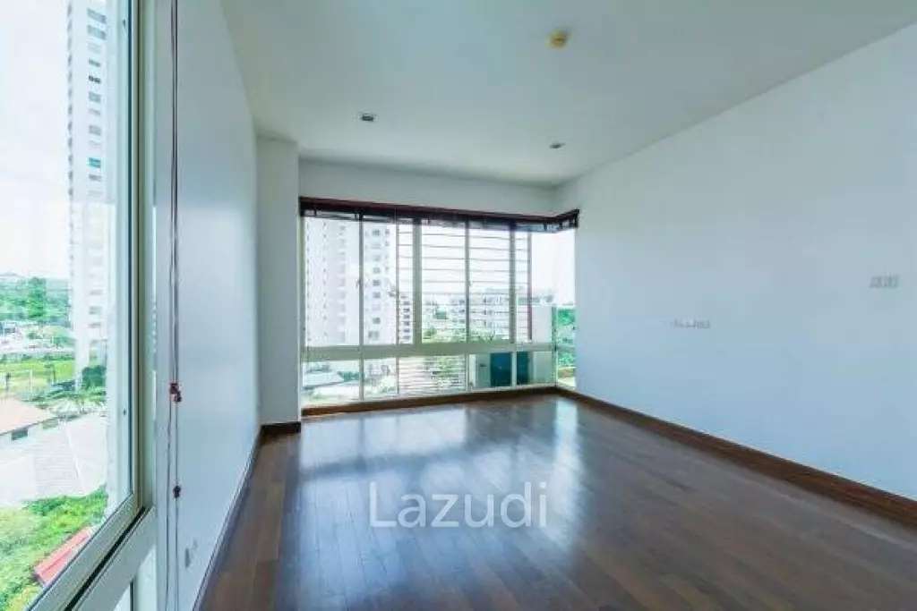 SEACRAZE : 2 Bed pool View Condo