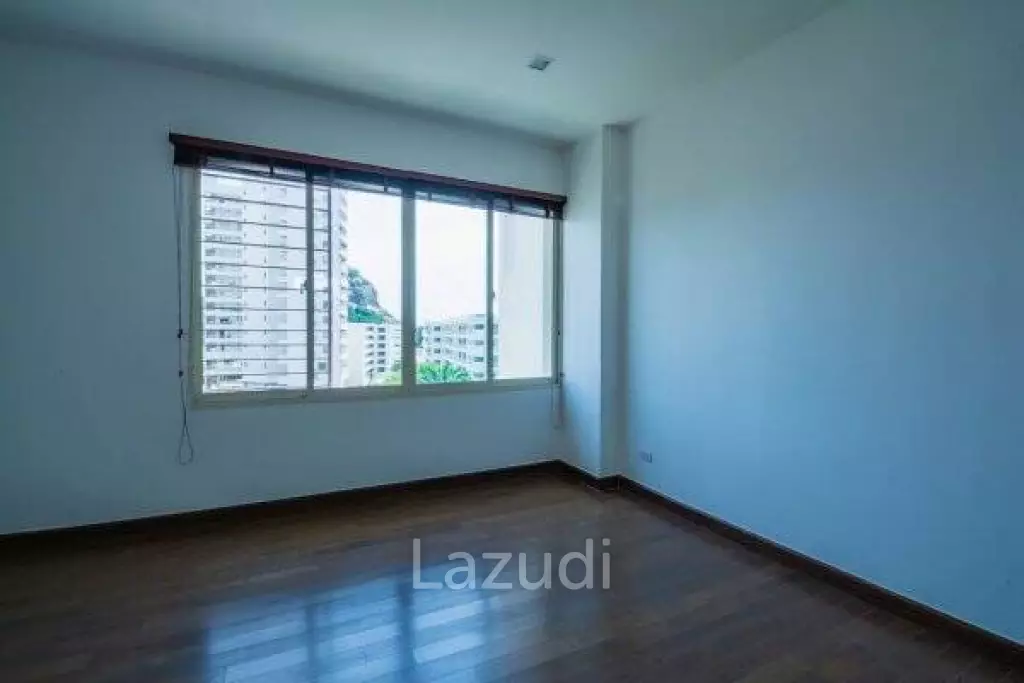 SEACRAZE : 2 Bed pool View Condo
