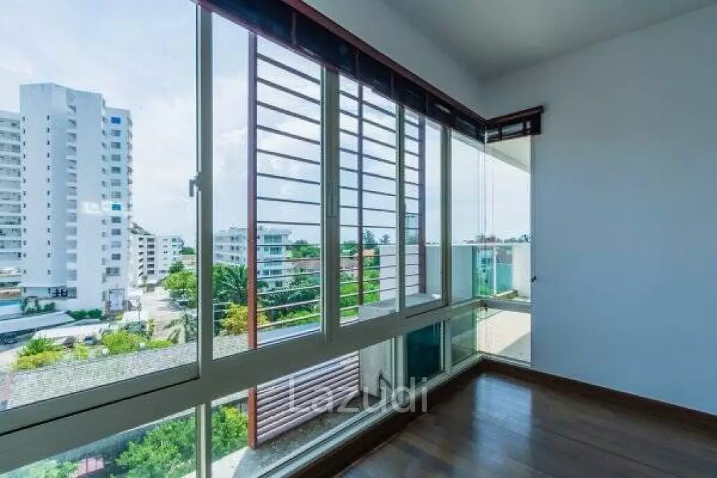 SEACRAZE : 2 Bed pool View Condo