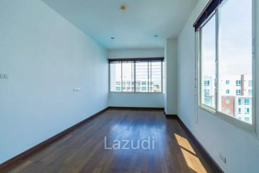 SEACRAZE : Great Value 2 Bed Sea View Condo