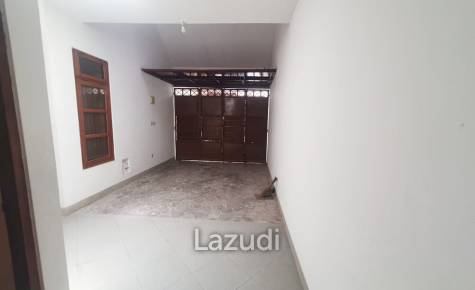 Rumah Disewakan Dekat Ciputra World Surabaya, Kampus UWKS, RS Mayapada Surabaya, Kebun Binatang Surabaya, TVRI