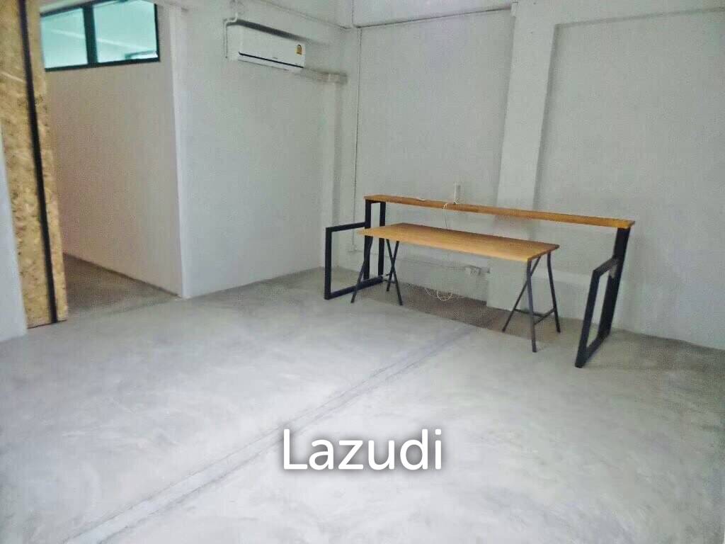 5 floor Office building in Ratchadapisaek Road for sale and rent