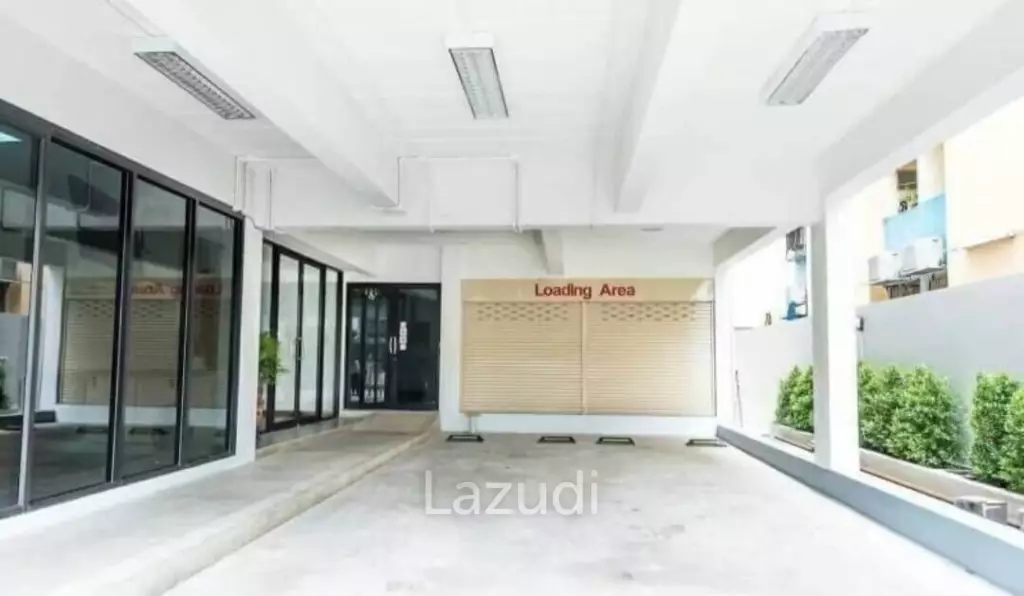 5 floor Office building in Ratchadapisaek Road for sale and rent