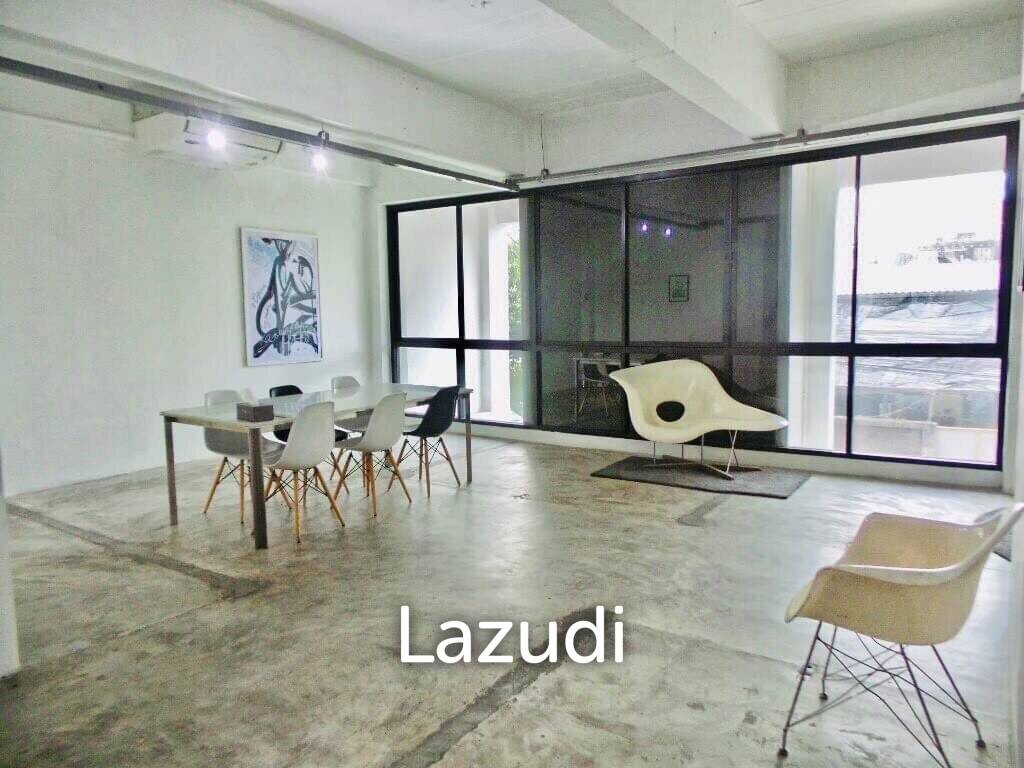 5 floor Office building in Ratchadapisaek Road for sale and rent