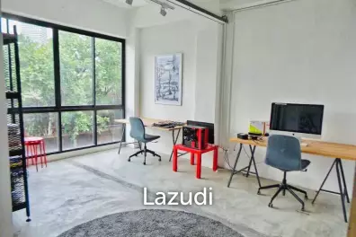 5 floor Office building in Ratchadapisaek Road for sale and rent