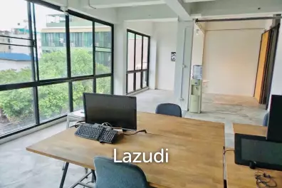 5 floor Office building in Ratchadapisaek Road for sale and rent