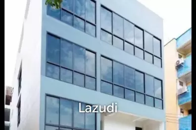 5 floor Office building in Ratchadapisaek Road for sale and rent