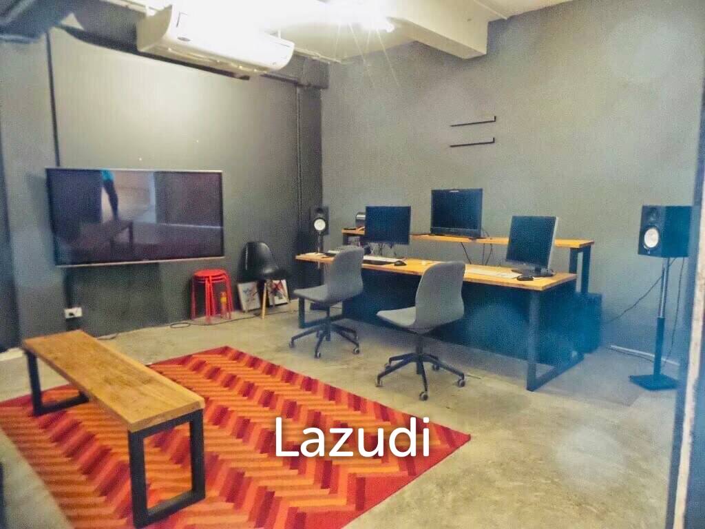 5 floor Office building in Ratchadapisaek Road for sale and rent