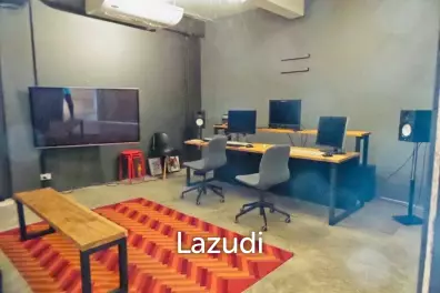 5 floor Office building in Ratchadapisaek Road for sale and rent