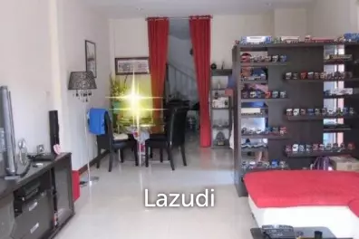 AV 88 TOWNHOUSE : Great Value 2 Storey townhouse in town