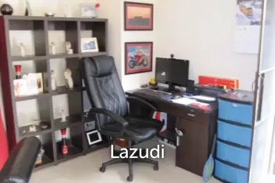 AV 88 TOWNHOUSE : Great Value 2 Storey townhouse in town