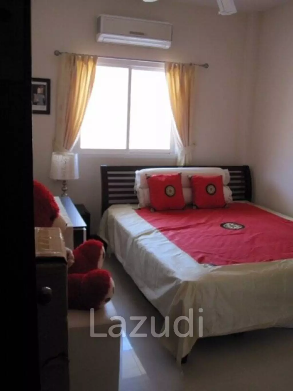 AV 88 TOWNHOUSE : Great Value 2 Storey townhouse in town