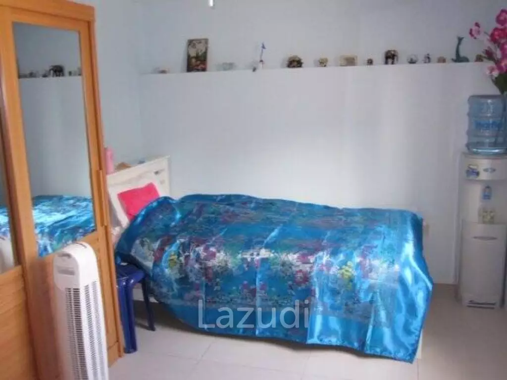 AV 88 TOWNHOUSE : Great Value 2 Storey townhouse in town