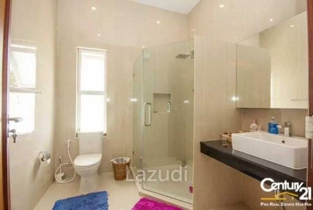 AV 88 TOWNHOUSE : Great Value 2 Storey townhouse in town