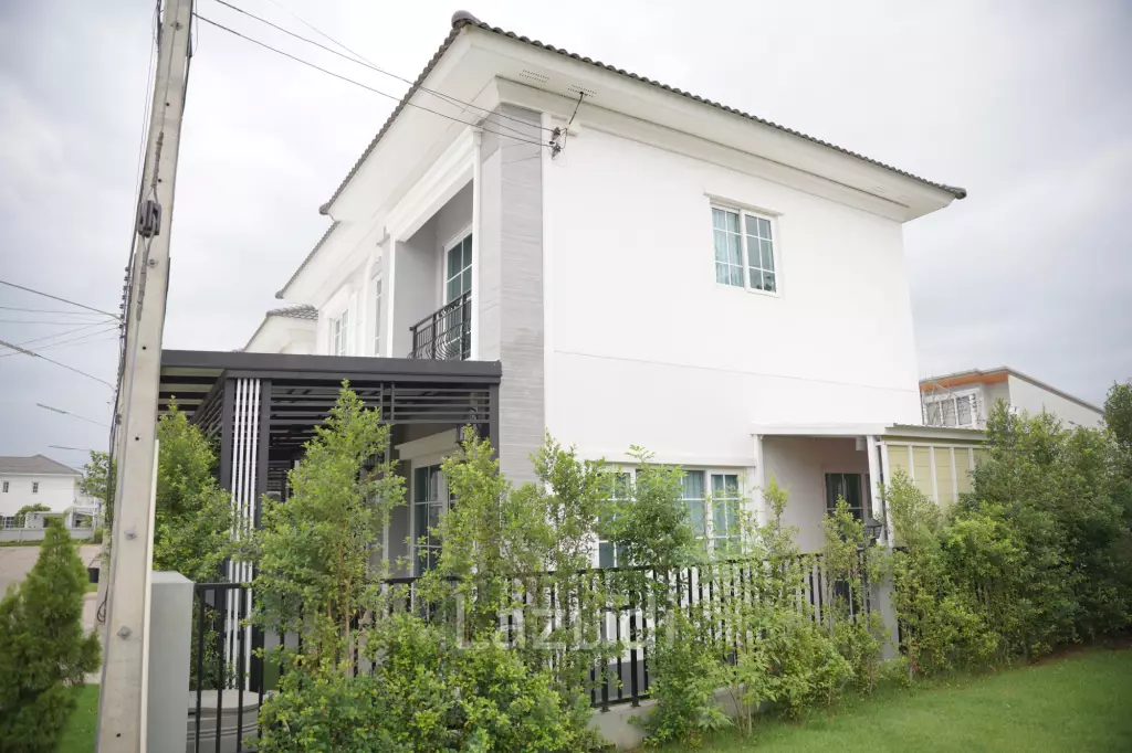 ขายบ้านเดียว 3-4ห้องนอน โครงการGolden village เชียงราย