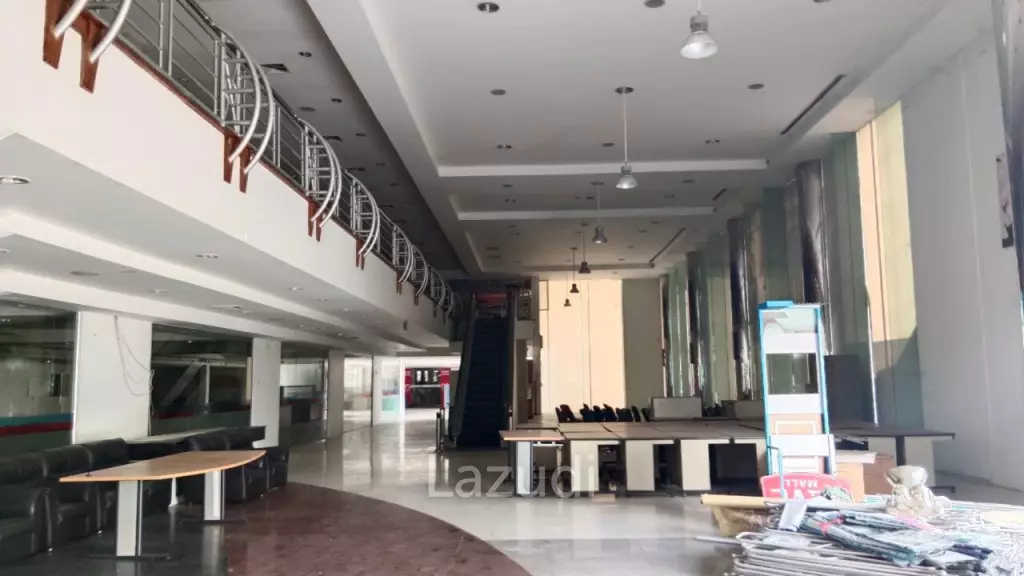 Ramindra 4,062.60 SQM Showroom for rent