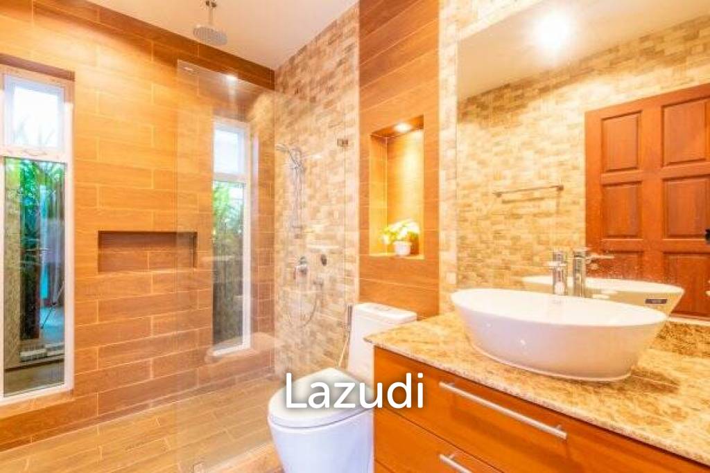 768 ตร.ม 4 เตียง 5 อาบน้ำ วิลล่า For ขาย