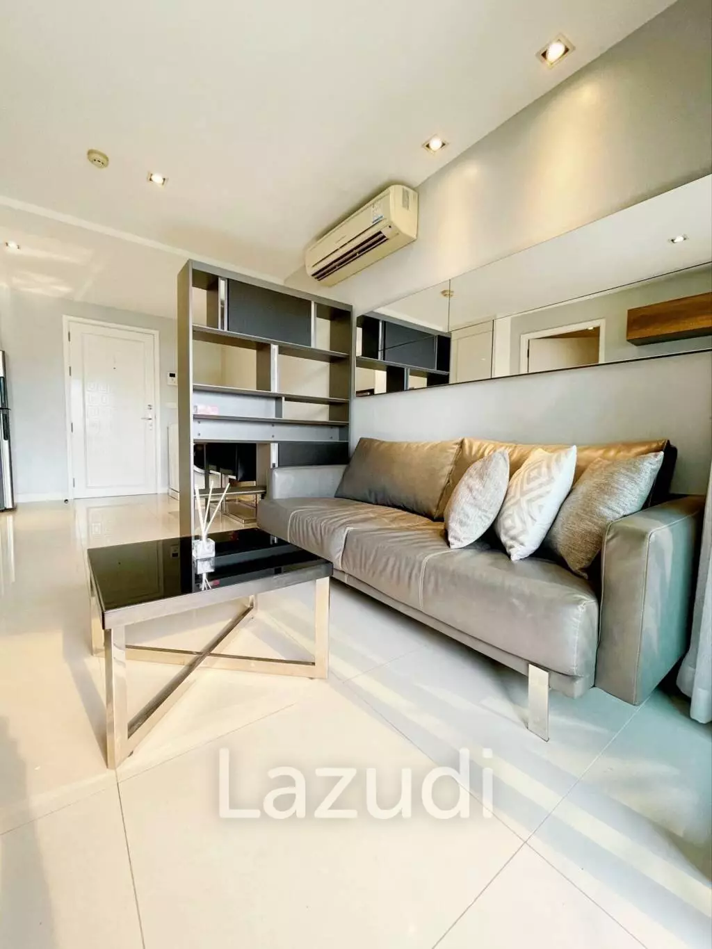1 Bedroom 1 Bathroom 40 SQ.M. Le Nice Ekamai